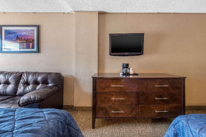 Rodeway Inn 5