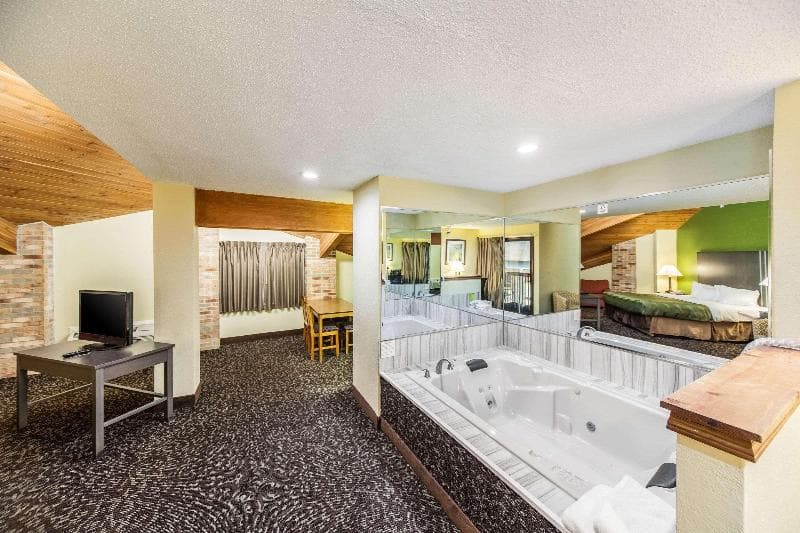 Quality Inn Decatur photo 1