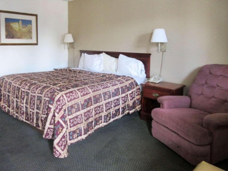 Rodeway Inn Terre Haute 2