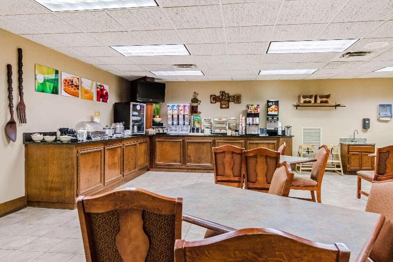 Quality Inn & Suites 3