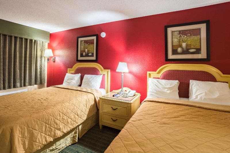Rodeway Inn 5