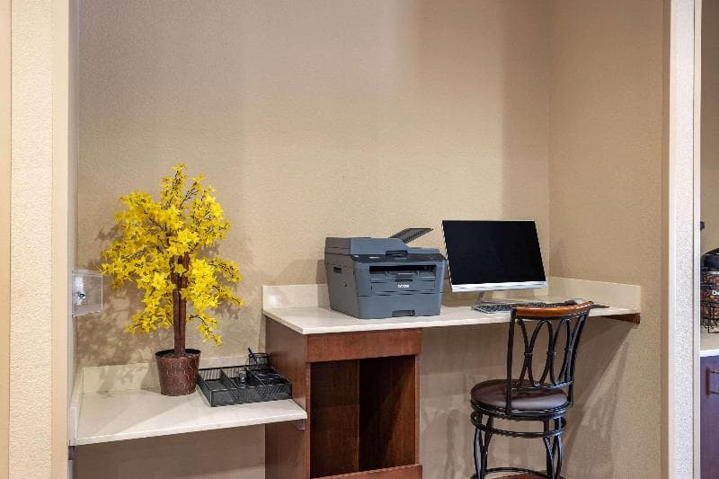 Comfort Inn & Suites Augusta photo 1