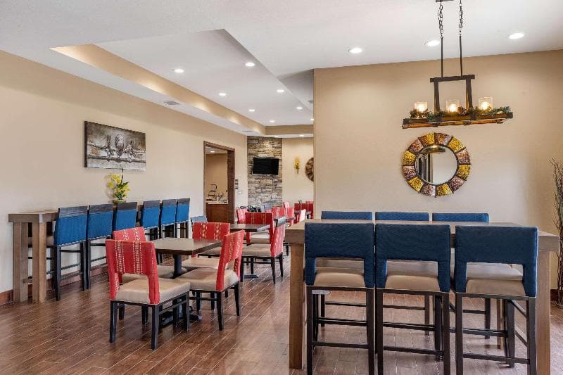 Comfort Inn & Suites Augusta 4
