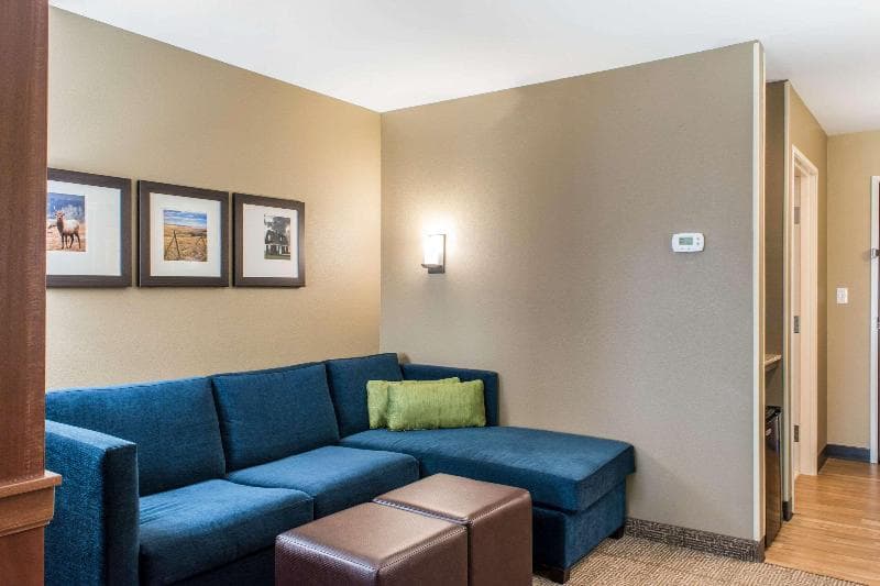 Comfort Suites 3