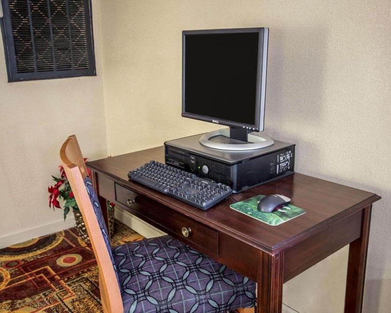 Rodeway Inn & Suites Plymouth Hwy 64 photo 1