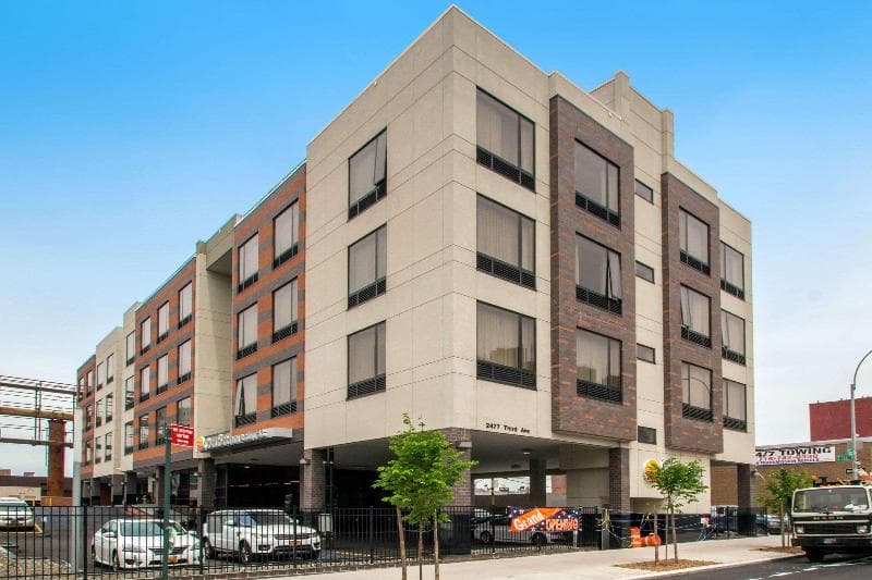 Comfort Inn & Suites near Stadium 1