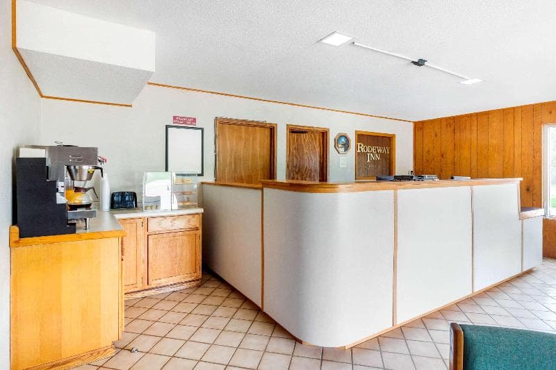 Rodeway Inn Blair 5