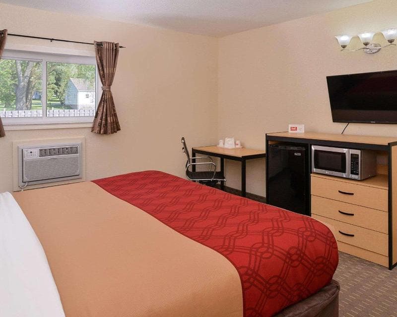 Econo Lodge Rochester I-90 & I-390 3