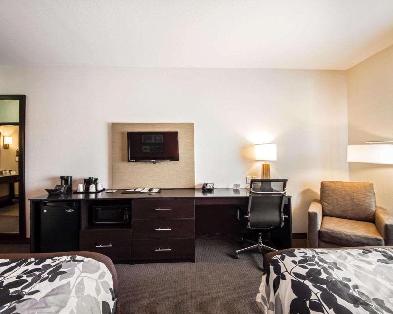 Sleep Inn & Suites Hennessey 5
