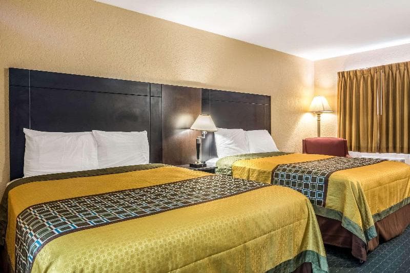 Rodeway Inn - Broken Bow 2