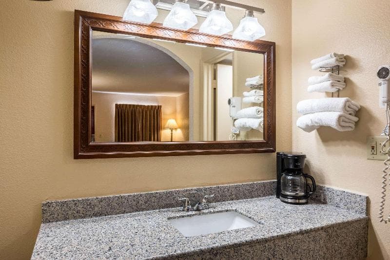 Rodeway Inn - Broken Bow 3