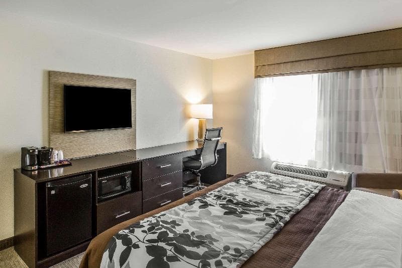Sleep Inn & Suites Dayton 4