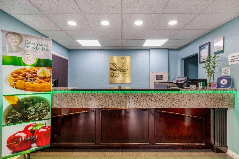 Quality Inn 4