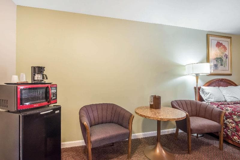 Rodeway Inn Bellows Falls 4