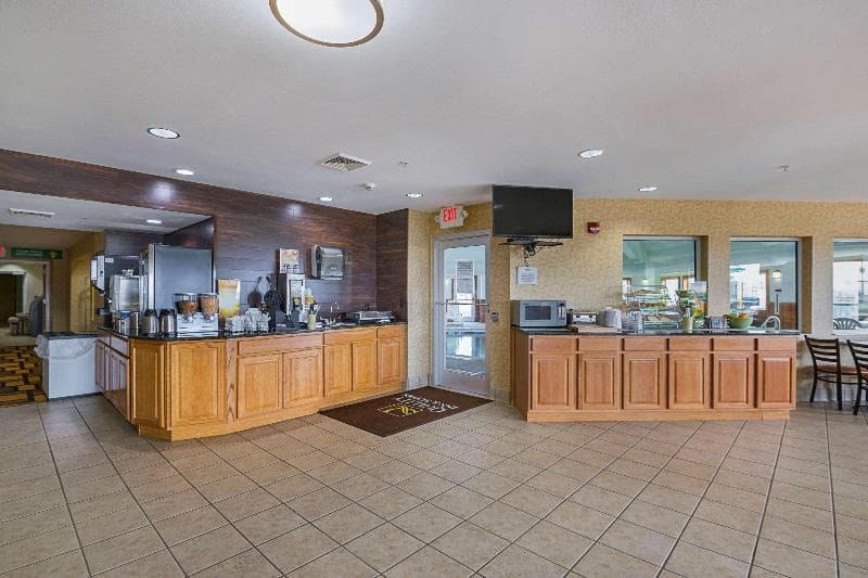Quality Inn & Suites 4