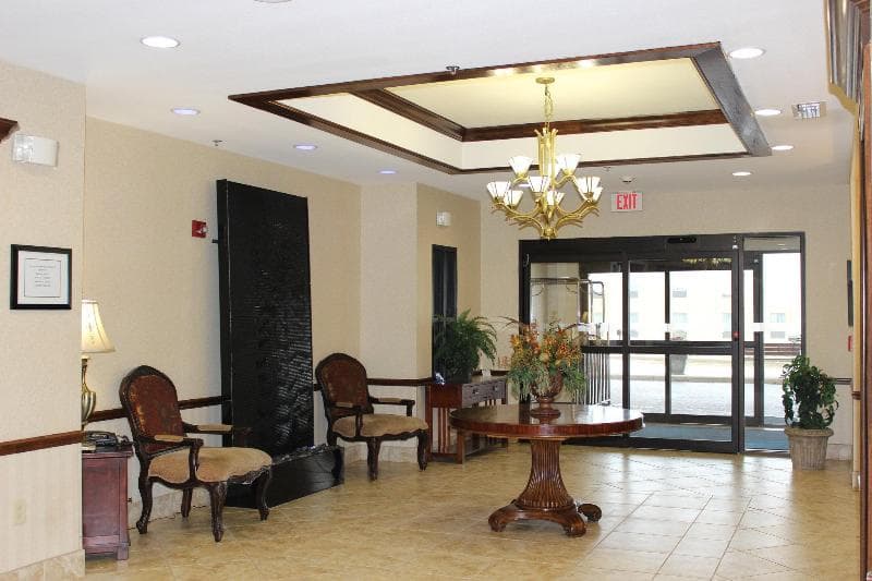 Holiday Inn Express And Suites Center 3