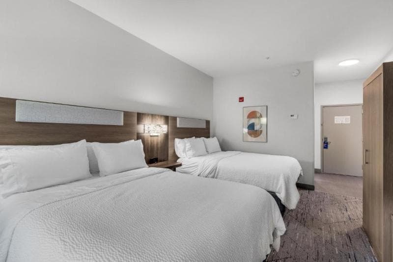 Holiday Inn Express Hotel & Suites Destin (Mid Bay Bridge) 3