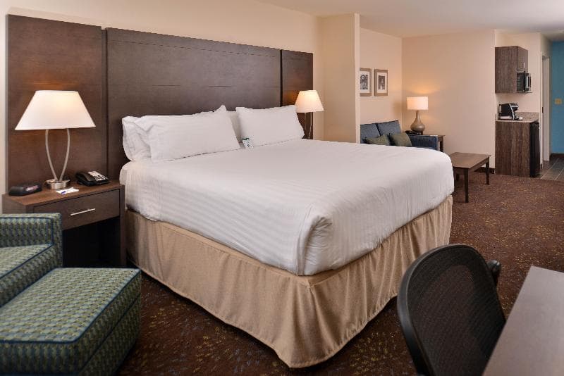 Holiday Inn Express And Suites Dearborn Sw Detroit 4