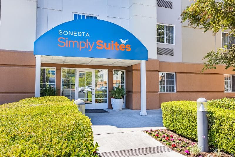 Sonesta Simply Suites Denver West Federal Center photo 1