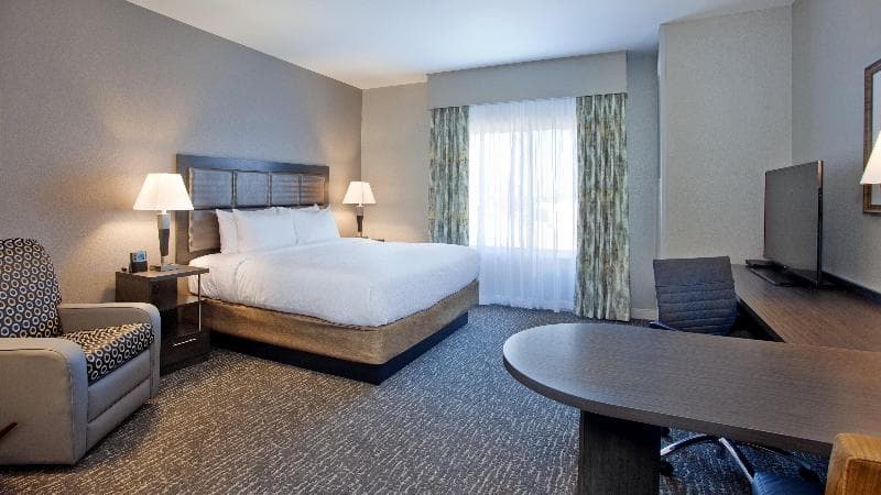 Candlewood Suites Kearney 5