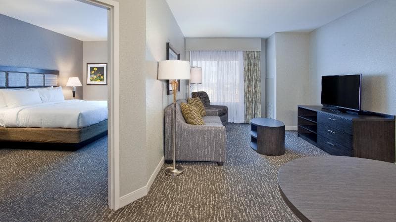 Candlewood Suites Kearney 3