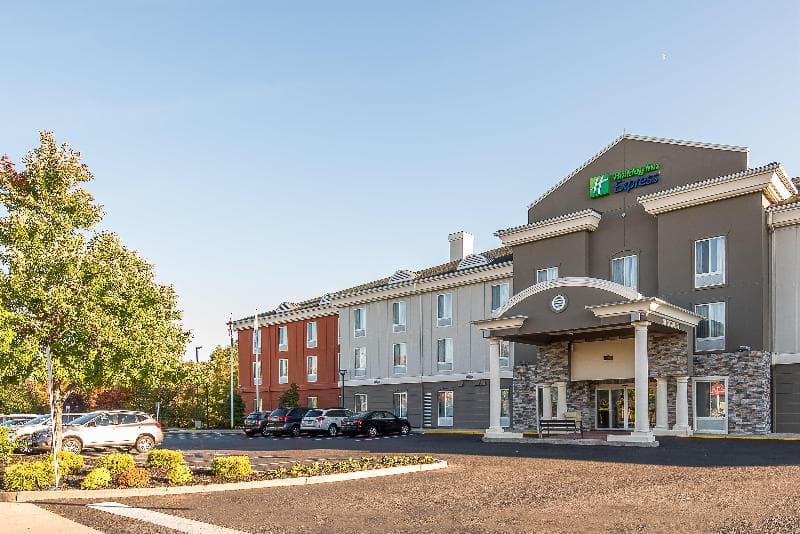 Holiday Inn Express & Suites Philadelphia - Mt. Laurel 5