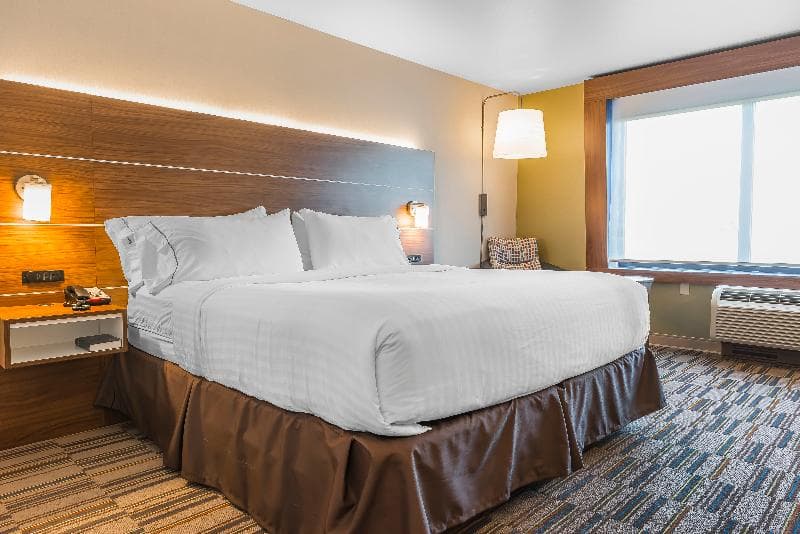 Holiday Inn Express And Suites Clarion 4