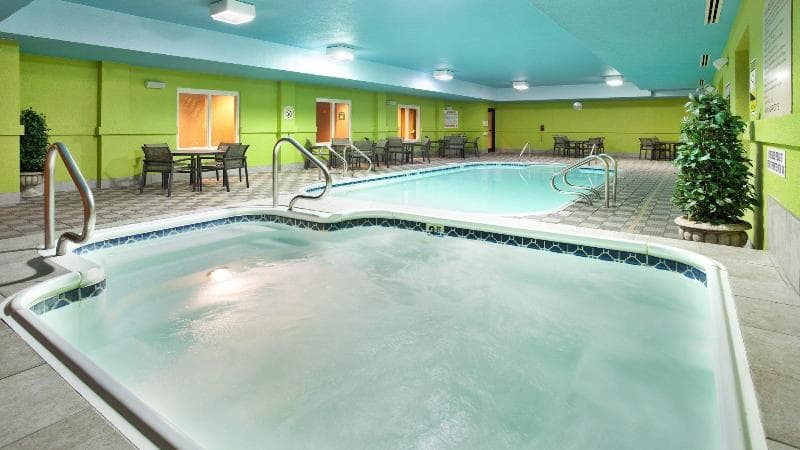 Holiday Inn Express Kearney photo 1
