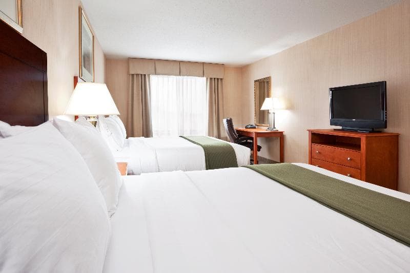 Holiday Inn Express And Suites Howell 4