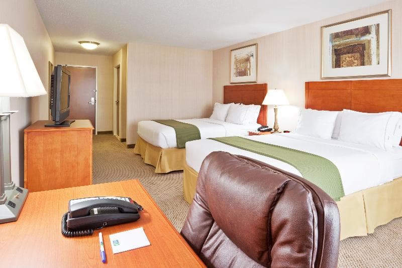 Holiday Inn Express And Suites Howell 5