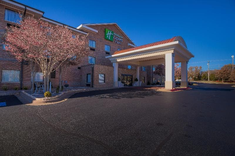 Holiday Inn Express And Suites Edmond photo 1