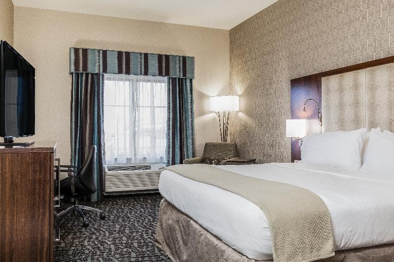 Holiday Inn Express & Suites Eureka 5