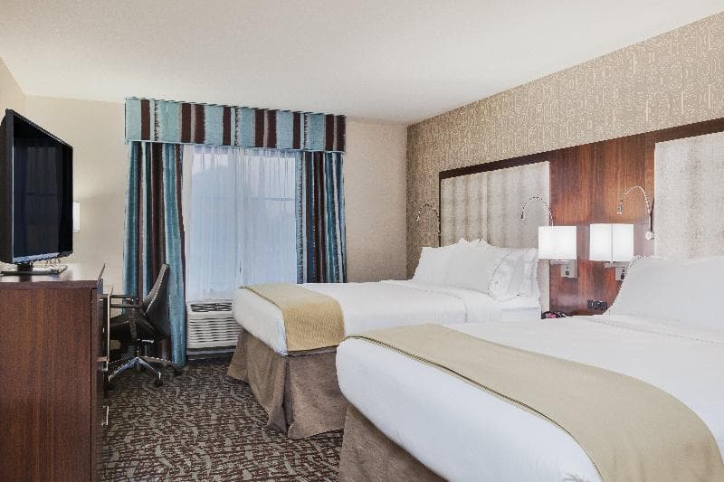 Holiday Inn Express & Suites Eureka photo 1