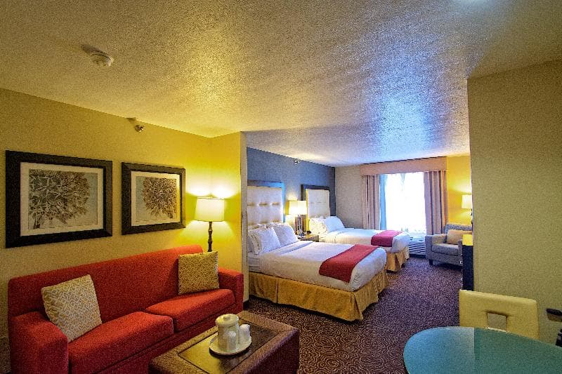 Holiday Inn Express & Suites Ogden photo 1