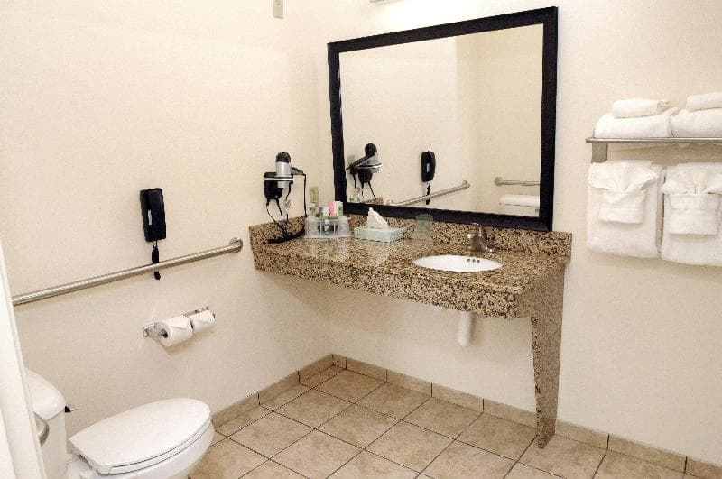 Holiday Inn Express And Suites Cambridge 5