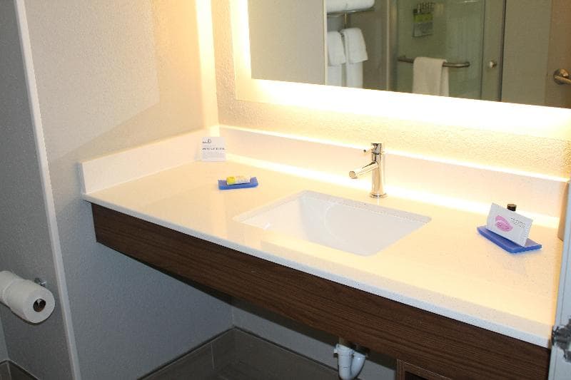 Holiday Inn Express & Suites Enterprise photo 1