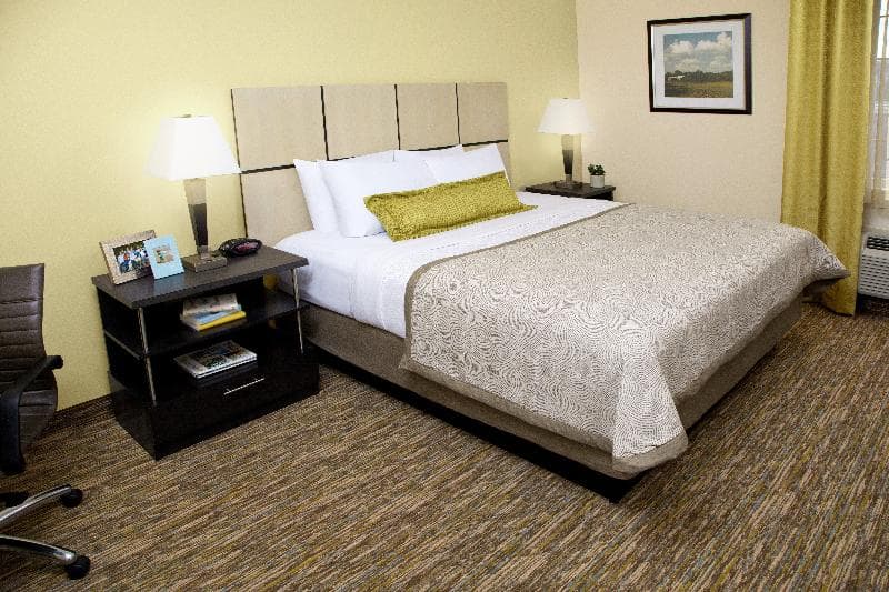 Candlewood Suites Cotulla 3