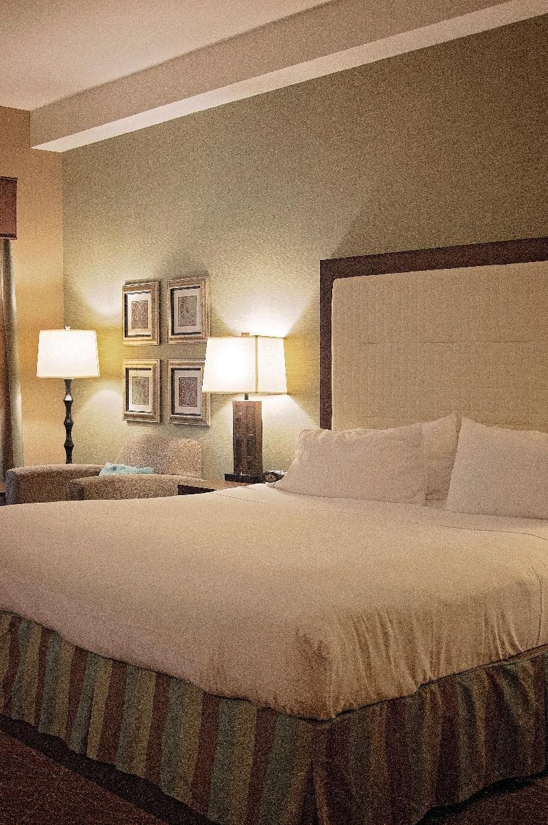 Holiday Inn Express & Suites Logan 5