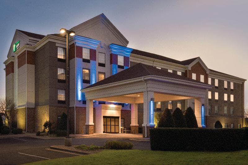 Holiday Inn Express And Suites Lawton Fort Sill 2