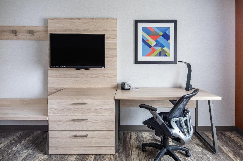 Holiday Inn Express & Suites Ontario Airport 3