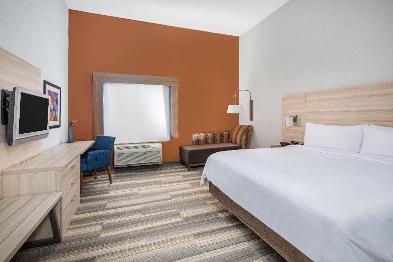 Holiday Inn Express & Suites Ontario Airport 4