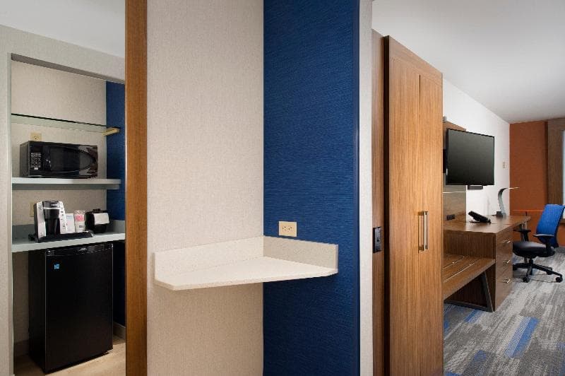 Holiday Inn Express And Suites Altoona photo 1