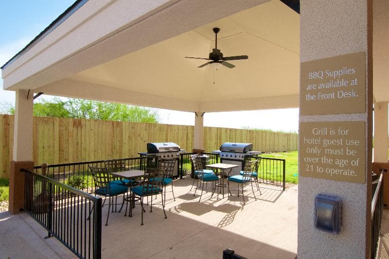 Candlewood Suites Kenedy 3