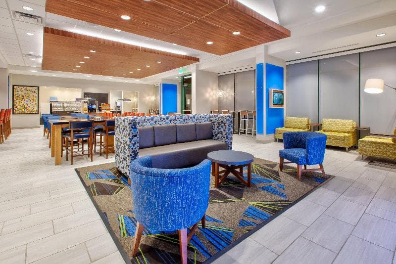 Holiday Inn Express And Suites Va Beach Oceanfront 5