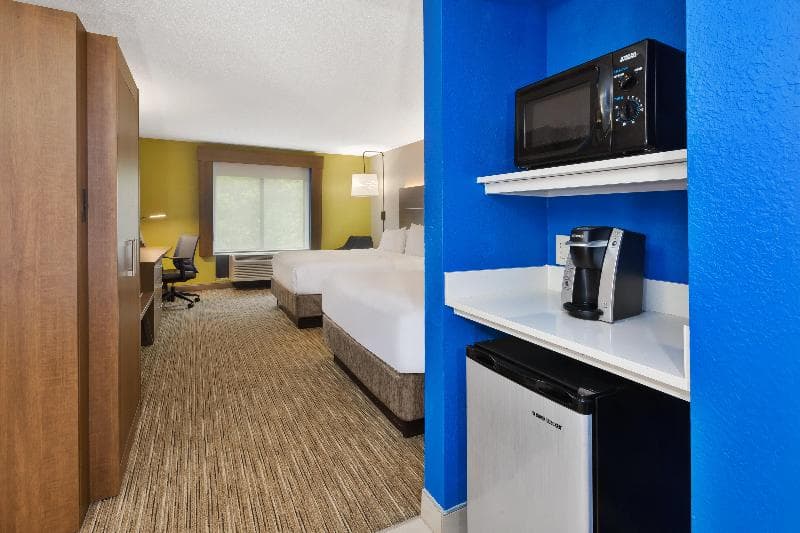 Holiday Inn Express And Suites Chesapeake 3