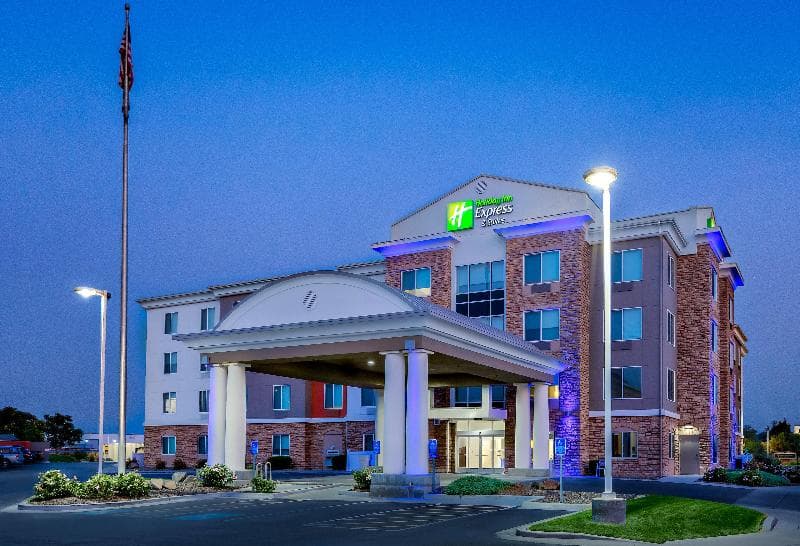 Holiday Inn Express And Suites Ontario 3