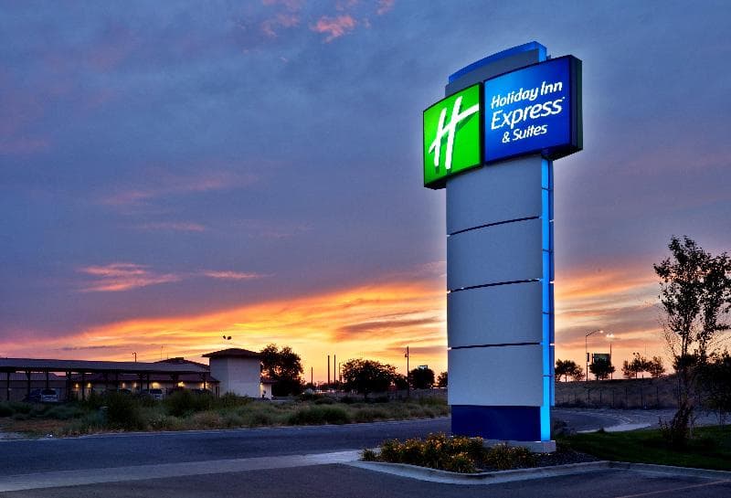 Holiday Inn Express And Suites Ontario 5