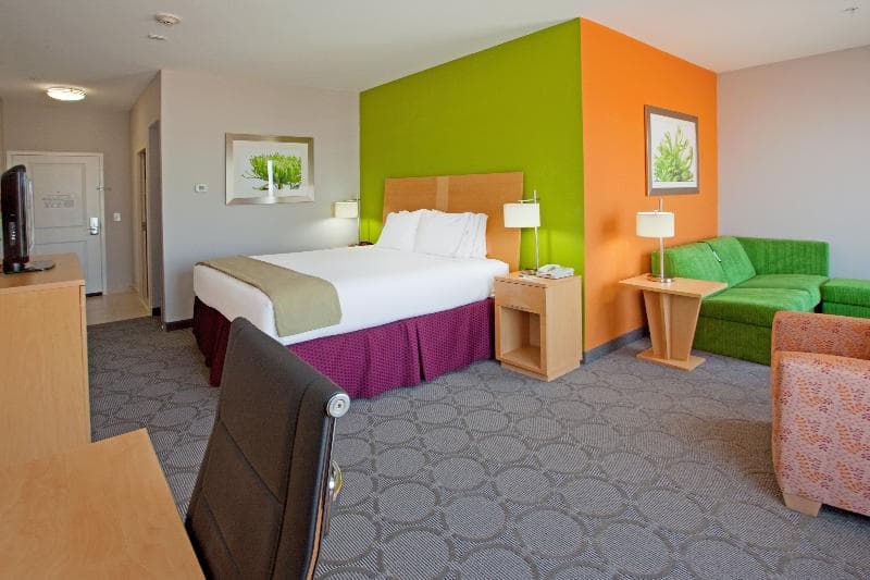 Holiday Inn Express And Suites Clute Lake Jackson photo 1