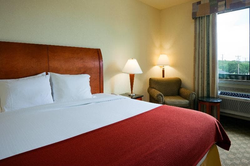 Holiday Inn Express And Suites Fairfield North 3