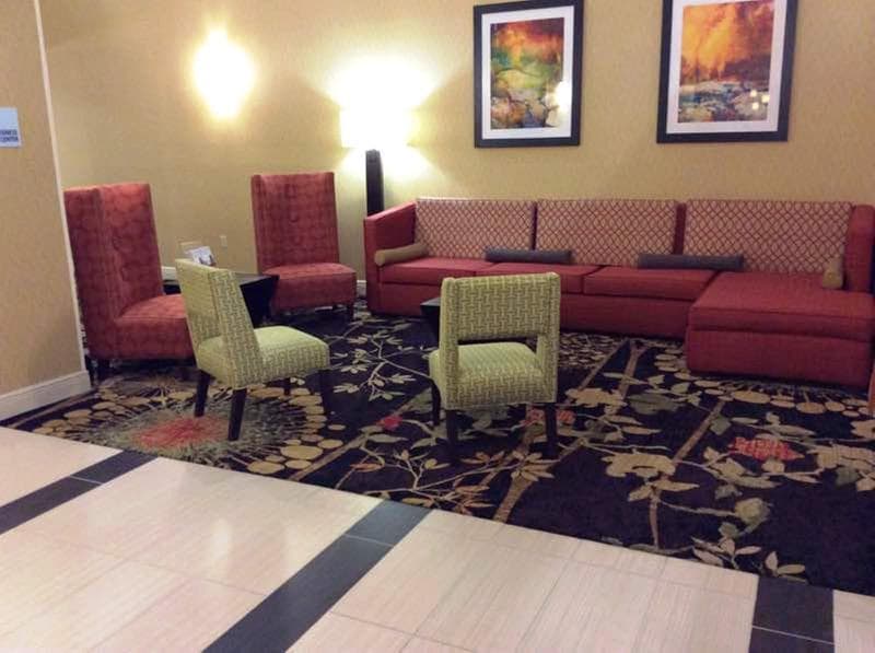 Holiday Inn Express & Suites Forest photo 1